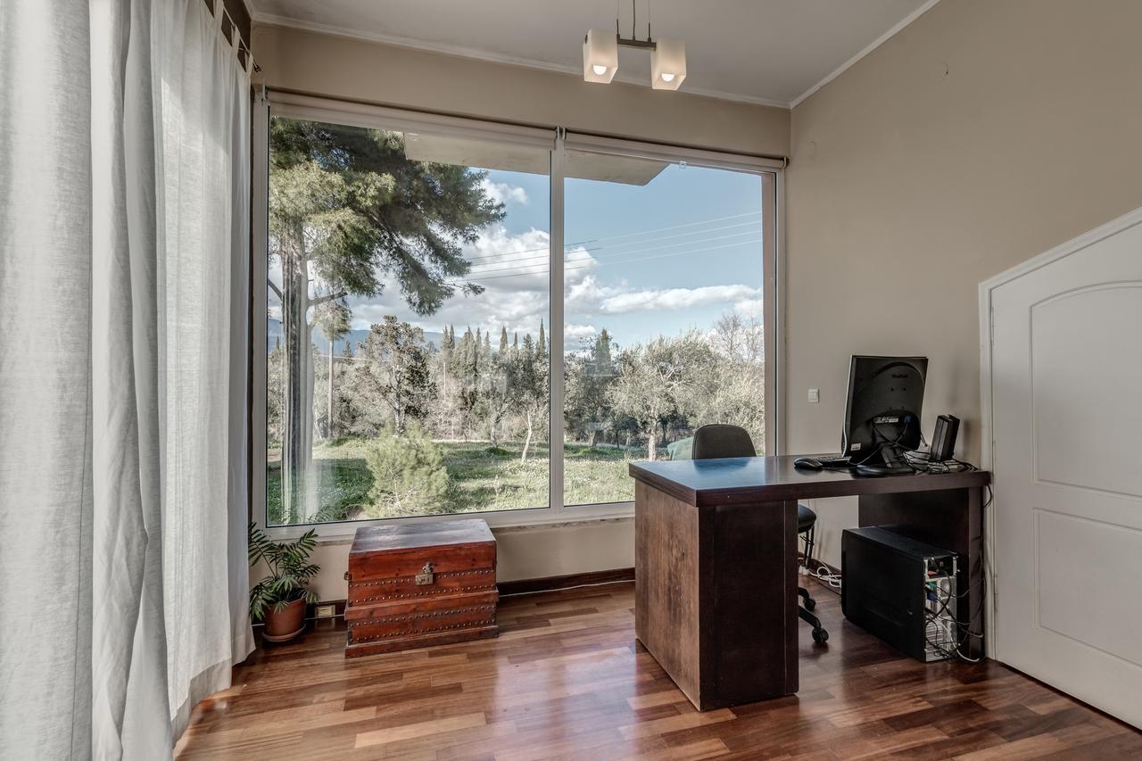 Villa Ktima Loumoumba, Private Gouviá
